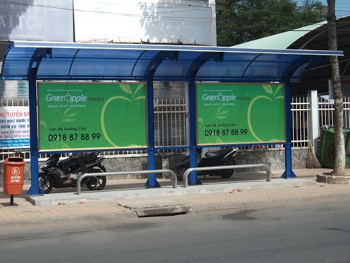 Quang Cao Tren Nha Cho Xe Buyt